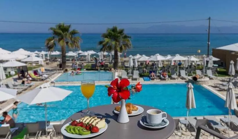 酒店 Acharavi Beach