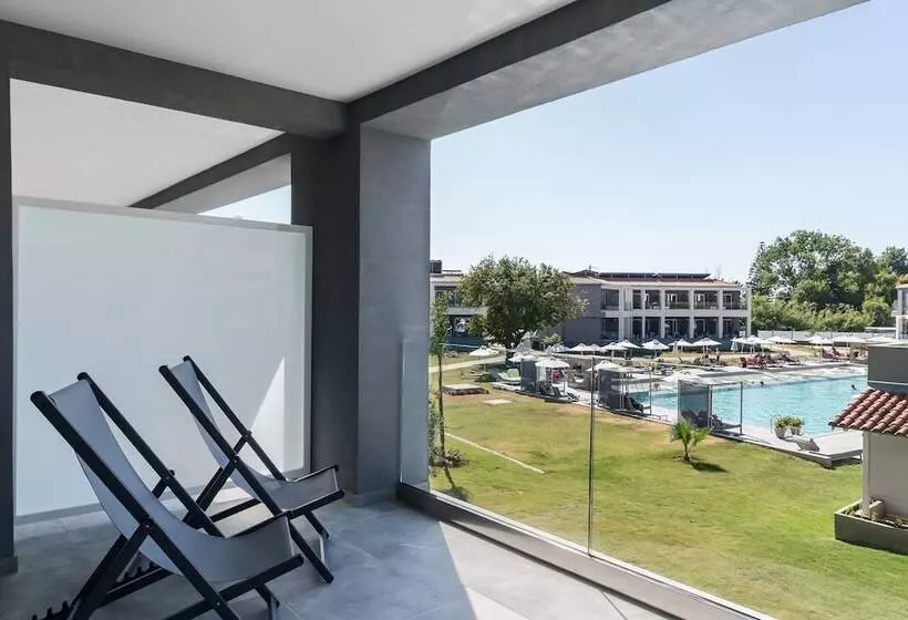 酒店 Acharavi Beach