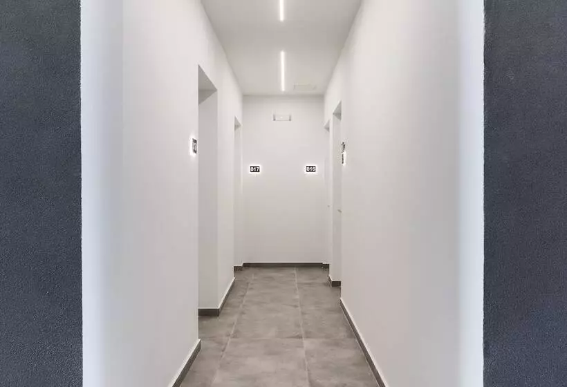 酒店 Acharavi Beach