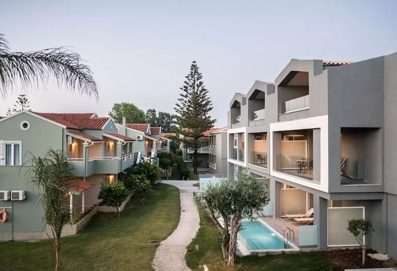 酒店 Acharavi Beach