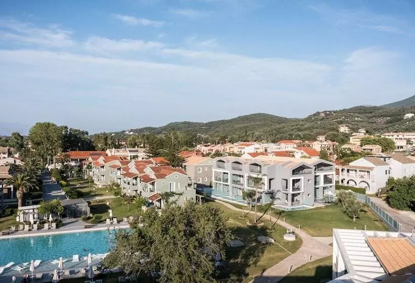 酒店 Acharavi Beach