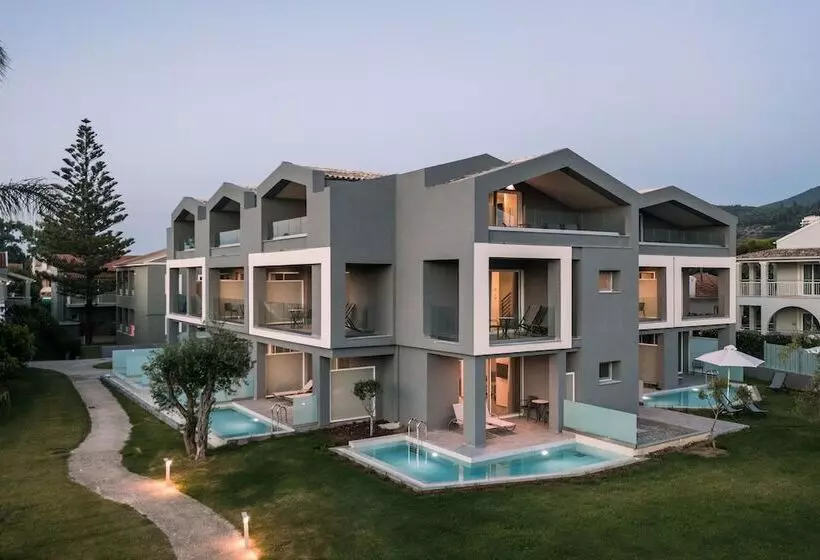 酒店 Acharavi Beach