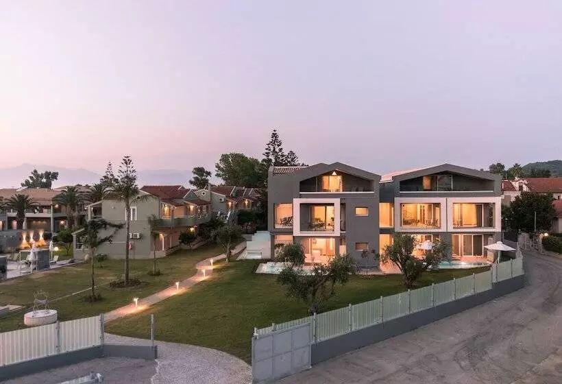 酒店 Acharavi Beach