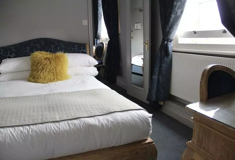 בית מלון כפרי Blue Boar