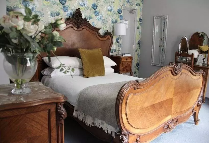 בית מלון כפרי Blue Boar