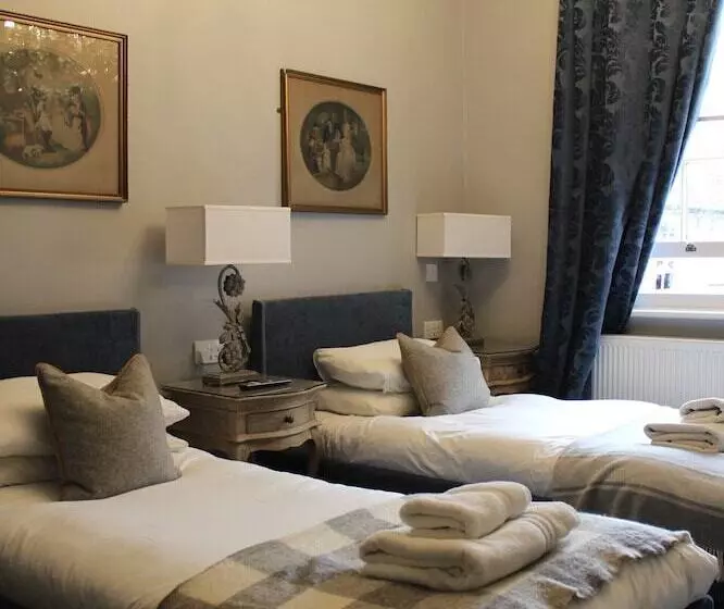 בית מלון כפרי Blue Boar