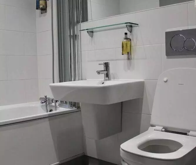 בית מלון כפרי Blue Boar