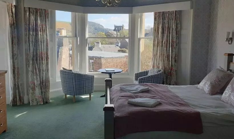 Hotel George And Abbotsford