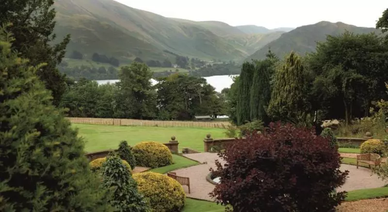 Отель Macdonald Leeming House