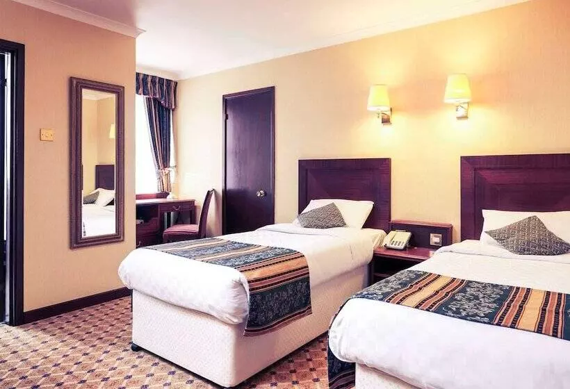 בית מלון כפרי Mercure St Albans Noke