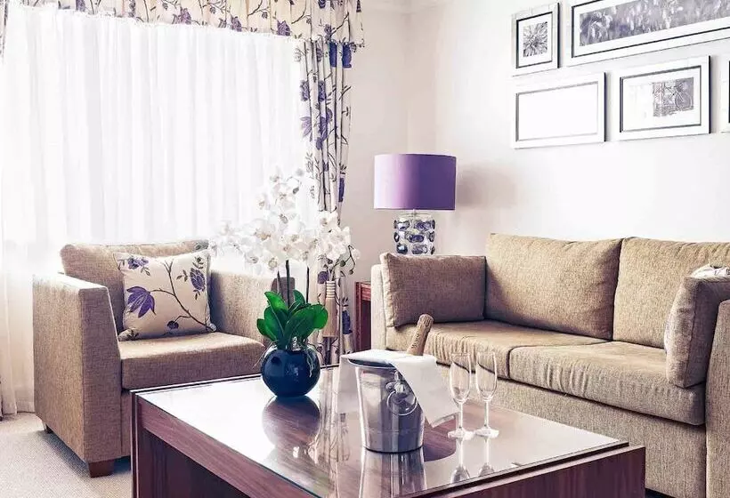 בית מלון כפרי Mercure St Albans Noke