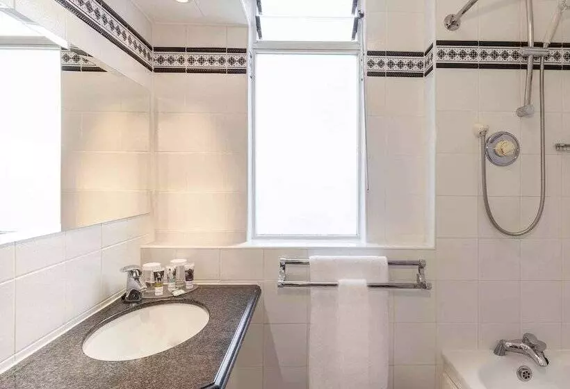 בית מלון כפרי Mercure St Albans Noke