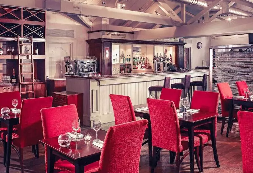 בית מלון כפרי Mercure St Albans Noke