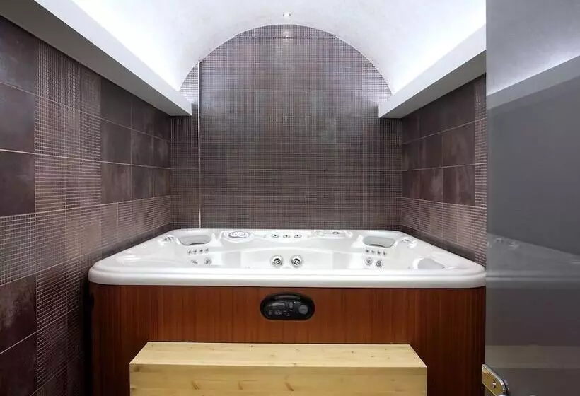 호텔 Messinian Bay