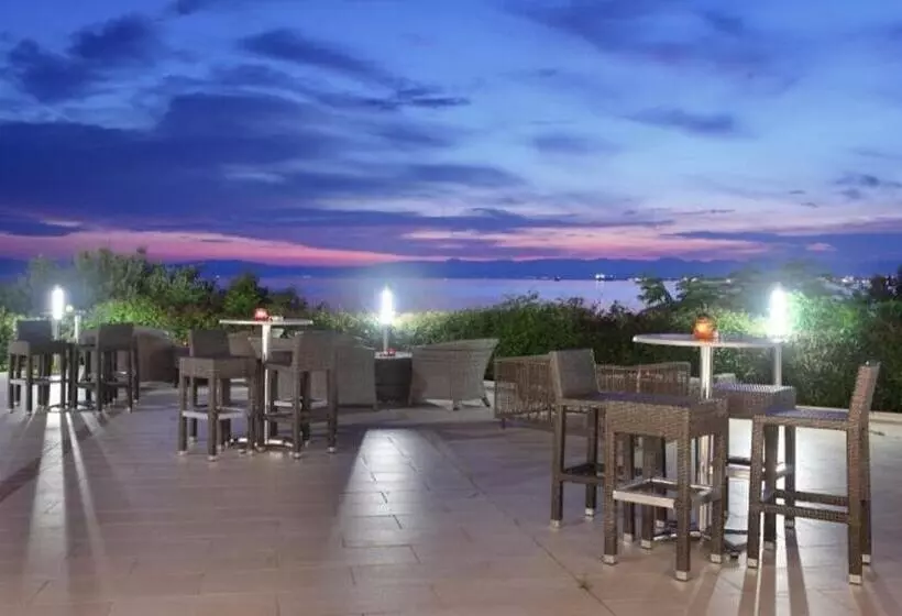 호텔 Messinian Bay