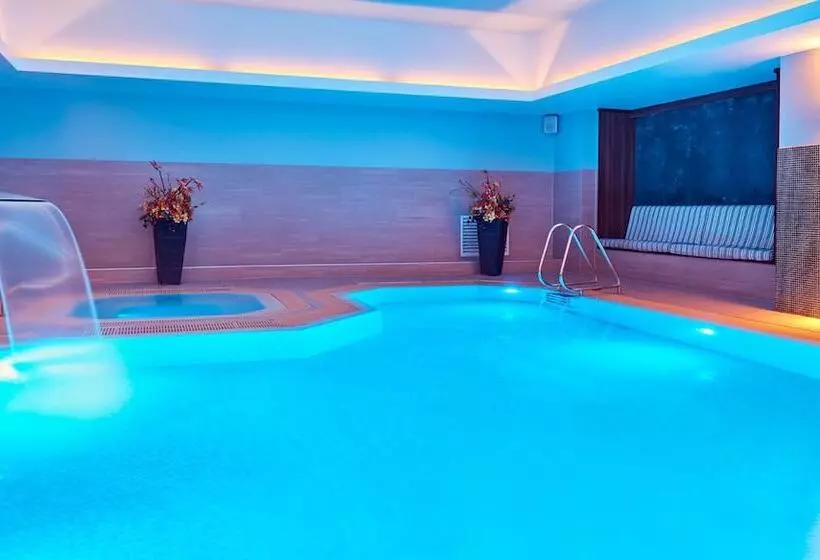 בית מלון כפרי The Midland