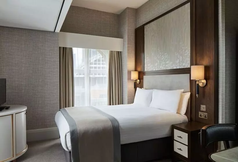 בית מלון כפרי The Midland