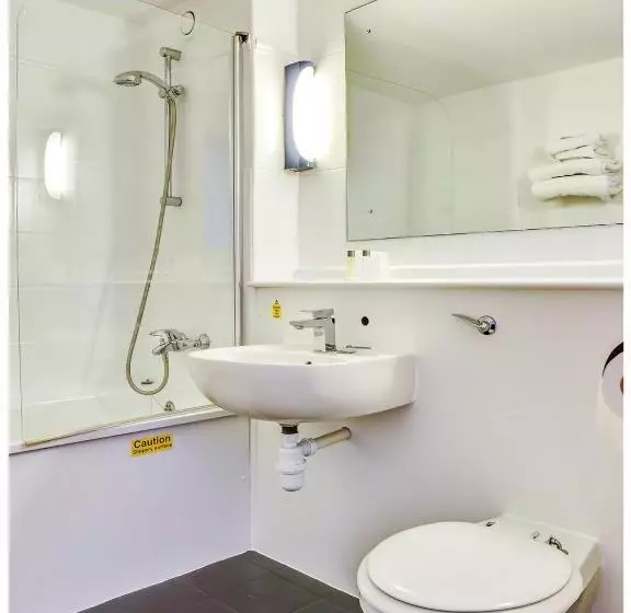 The Hotel Rafiya, Redditch