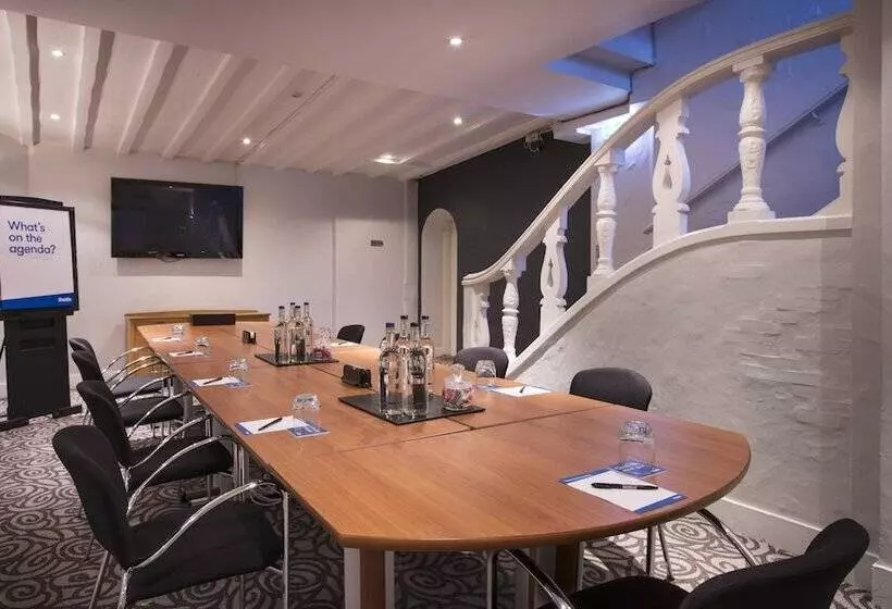 هتل Thistle London Bloomsbury Park