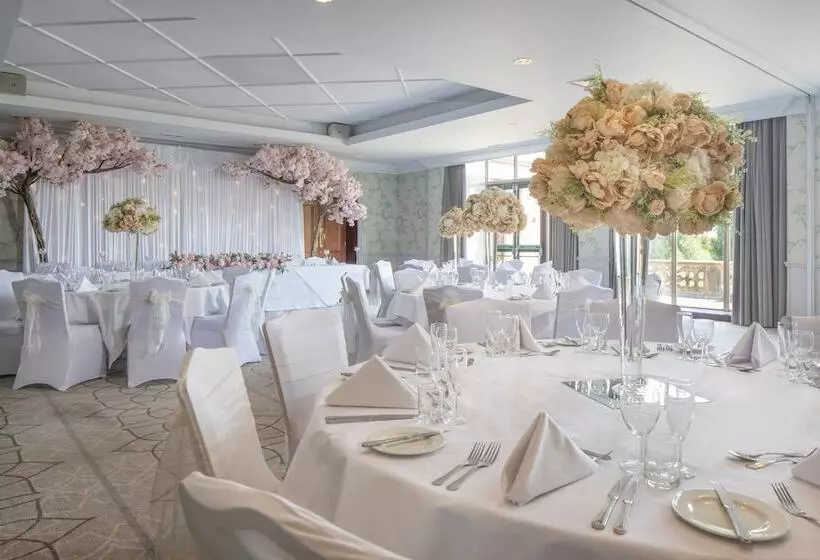 Отель The Welcombe Golf & Spa