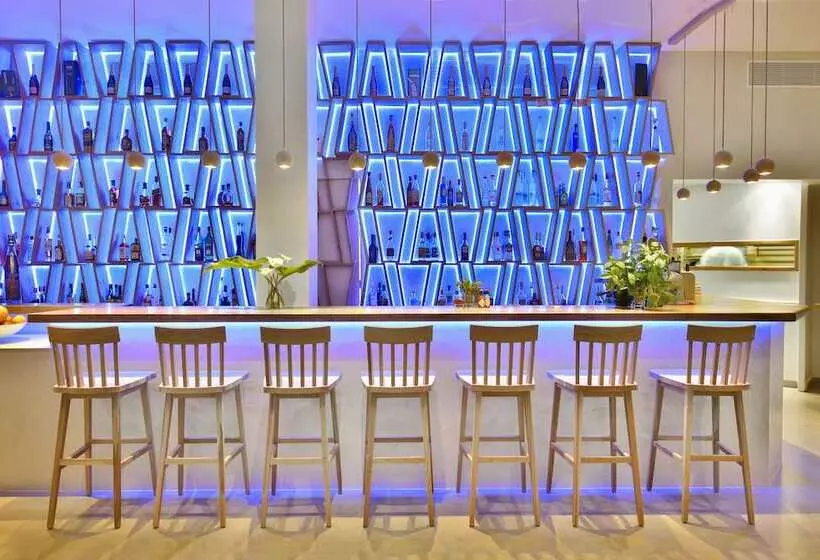 호텔 Petinos Beach