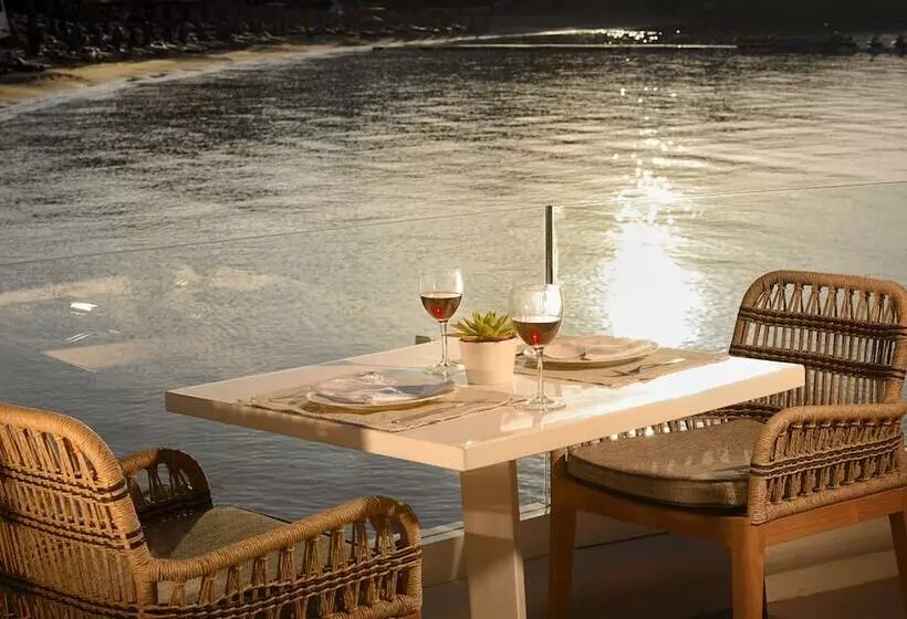 호텔 Petinos Beach