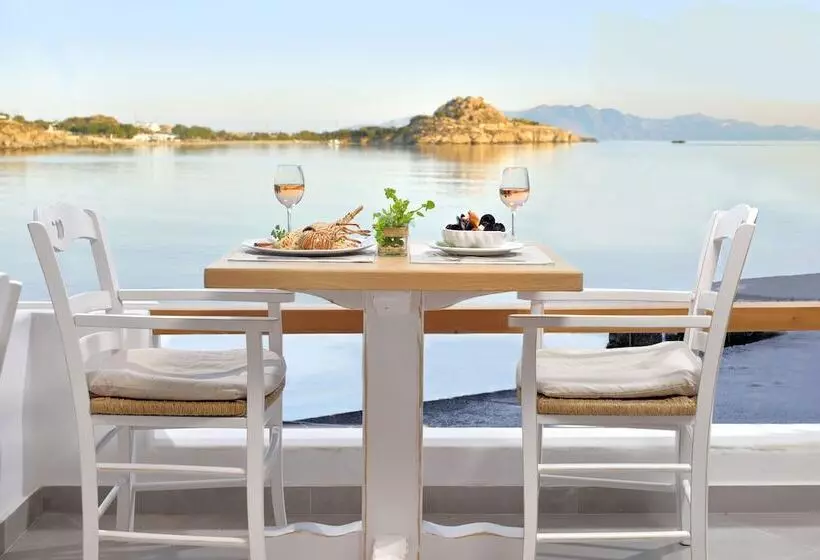 호텔 Petinos Beach