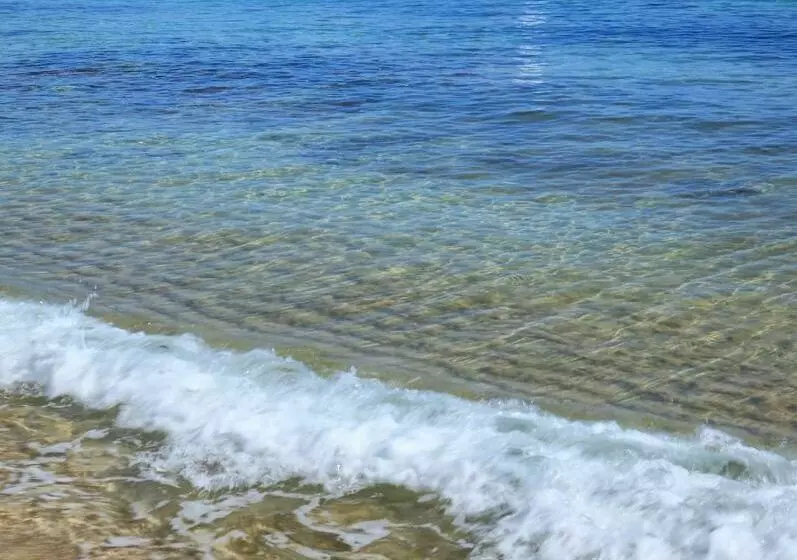 Отель Sirens Beach