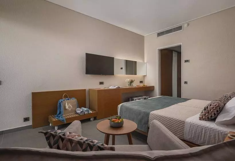 Отель Skiathos Palace