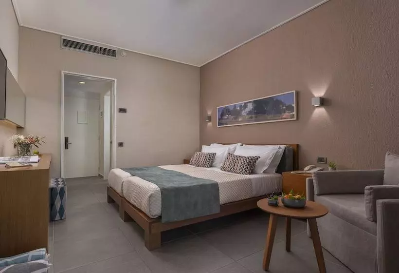 Отель Skiathos Palace