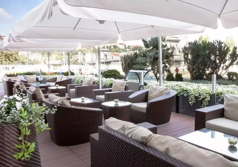 בית מלון כפרי Sofitel Budapest