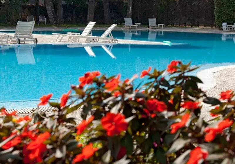 فندق Bristol Buja