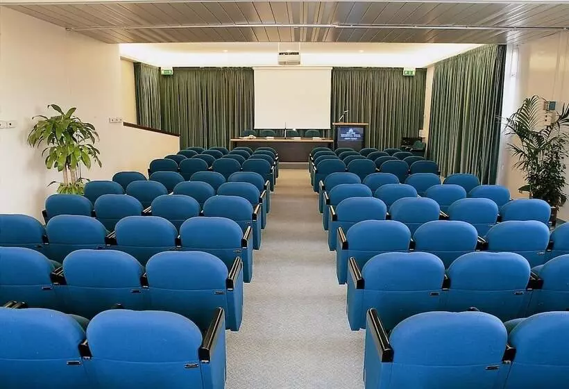 فندق Bristol Buja