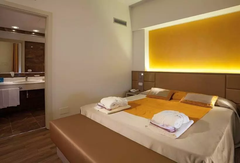 فندق Bristol Buja