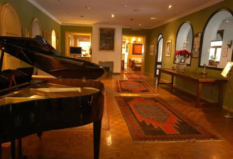 בית מלון כפרי Des Geneys