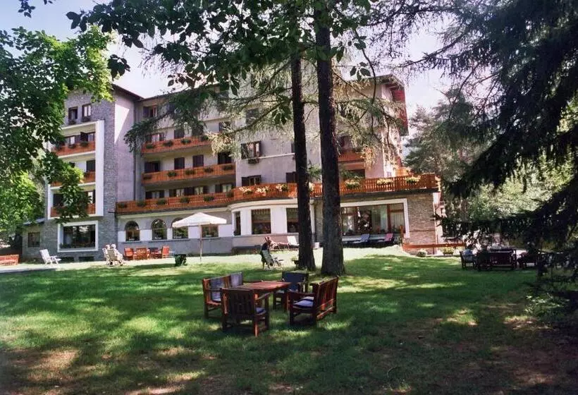 בית מלון כפרי Des Geneys