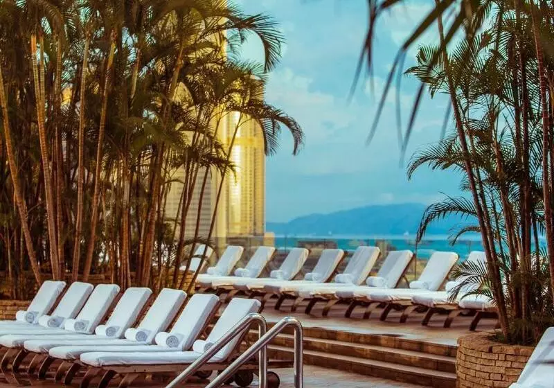 هتل Renaissance Hong Kong Harbour View