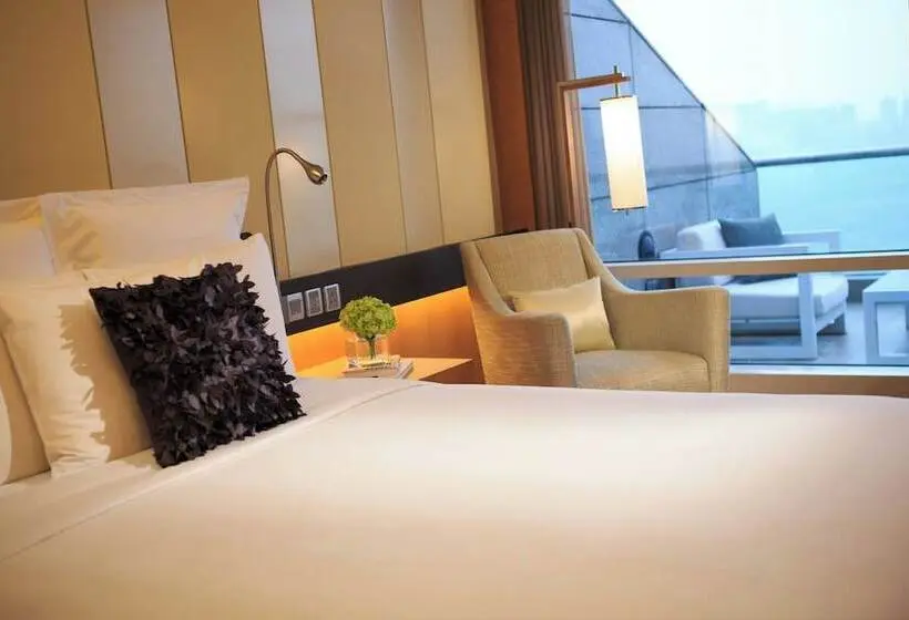 هتل Renaissance Hong Kong Harbour View
