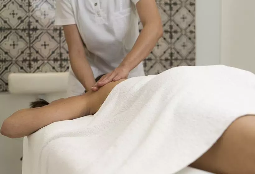 בית מלון כפרי Villa Athena Resort