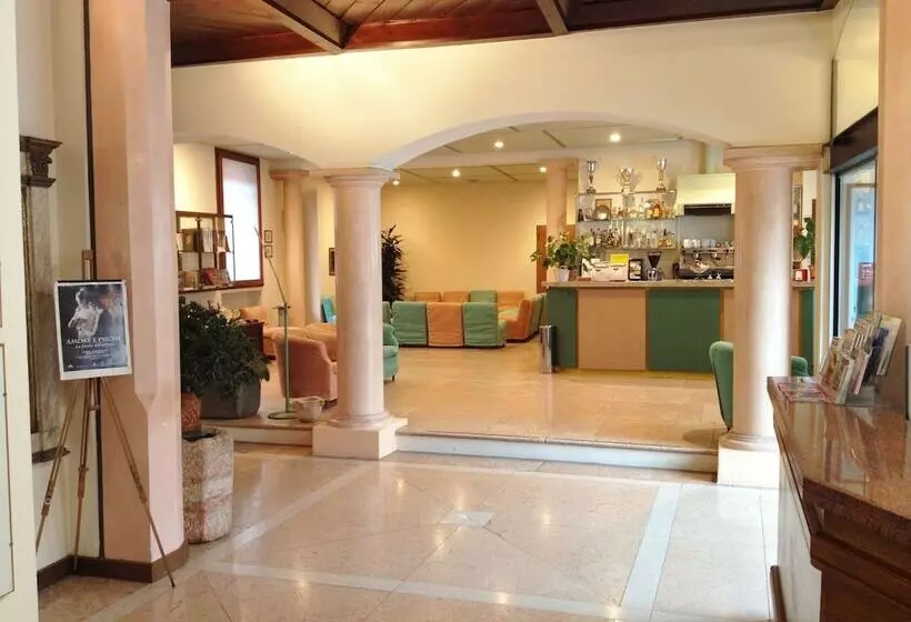 فندق Albergo Bianchi Stazione