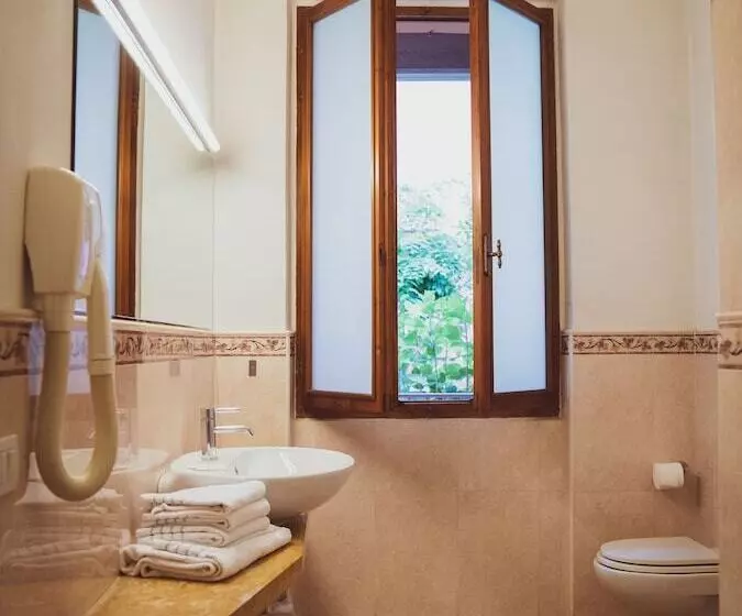 فندق Albergo Bianchi Stazione