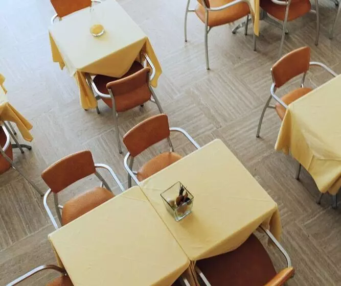 ホテル Albergo Punta De L'est