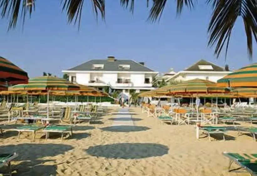 ホテル Albergo Punta De L'est