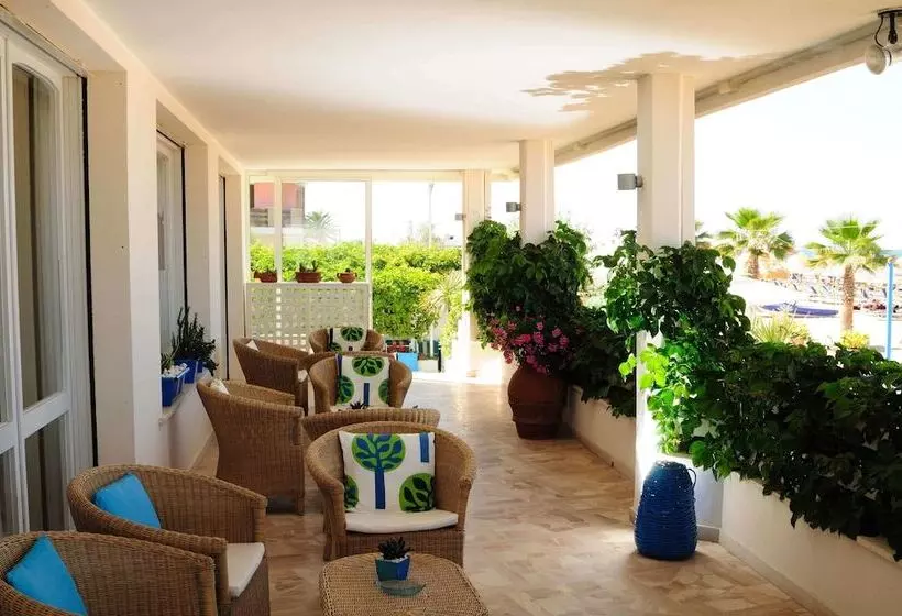 ホテル Albergo Punta De L'est