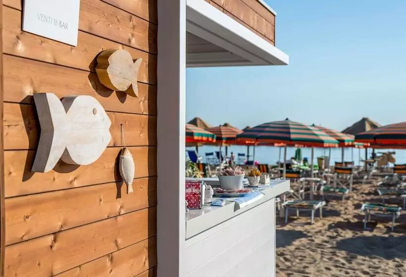 ホテル Albergo Punta De L'est