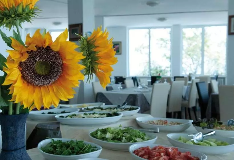 ホテル Asiago Beach