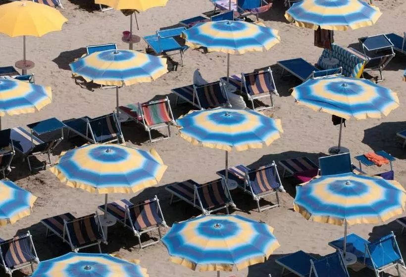 ホテル Asiago Beach