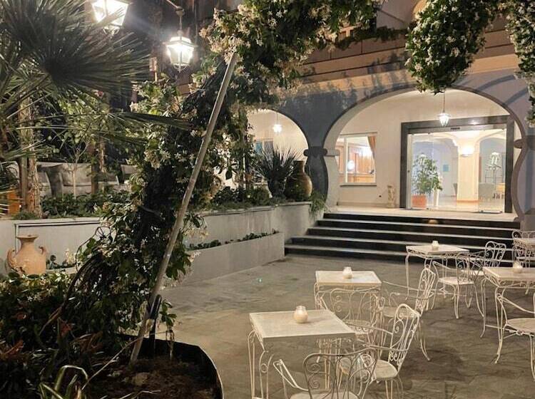 هتل Hermitage Resort & Thermal Spa