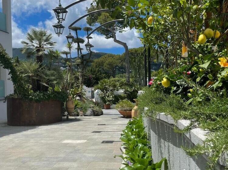 هتل Hermitage Resort & Thermal Spa