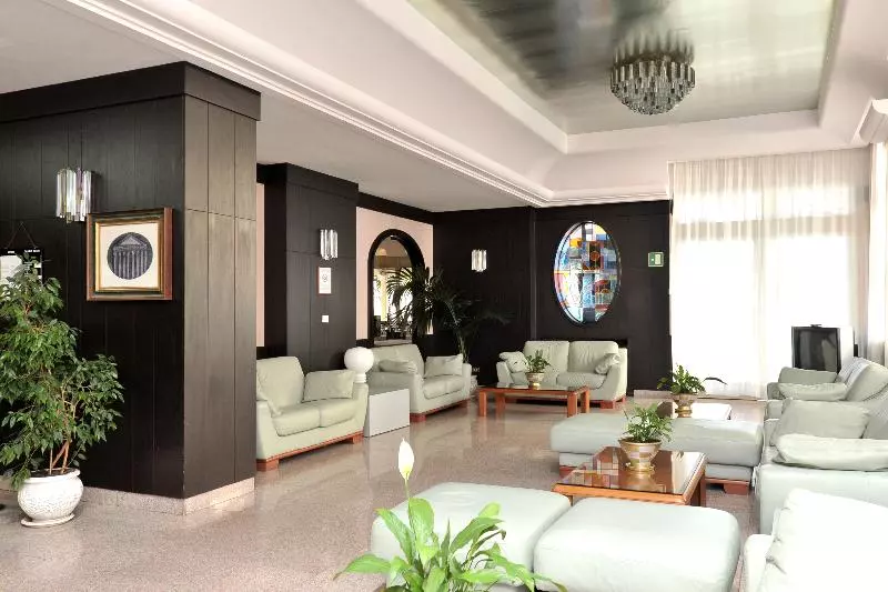 Отель Pietra Di Luna